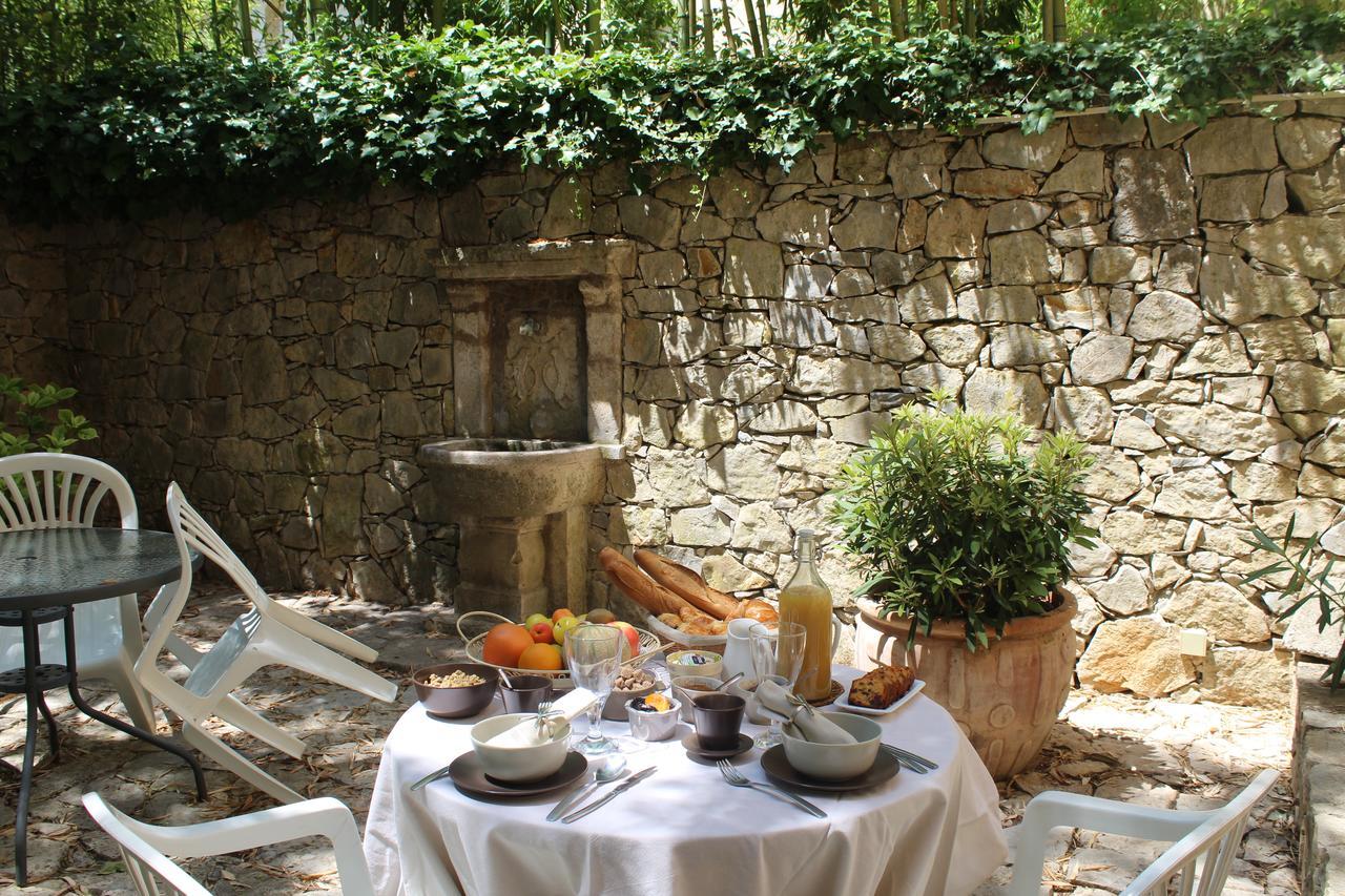 Auberge De Pachoquin Meounes-les-Montrieux Luaran gambar
