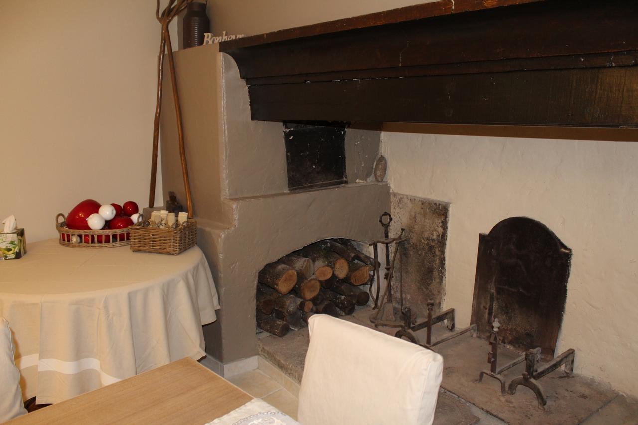 Auberge De Pachoquin Meounes-les-Montrieux Luaran gambar