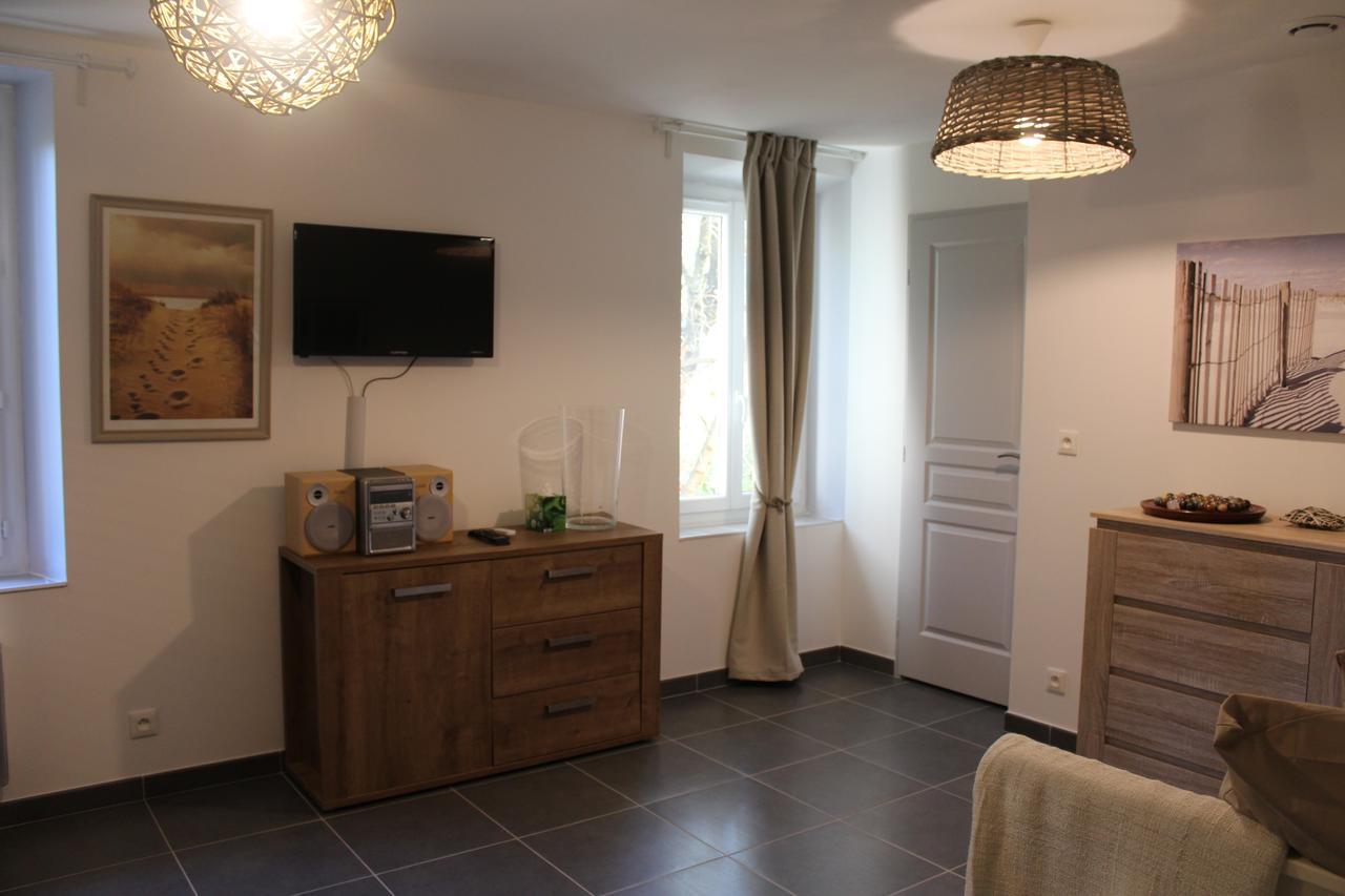 Auberge De Pachoquin Meounes-les-Montrieux Luaran gambar