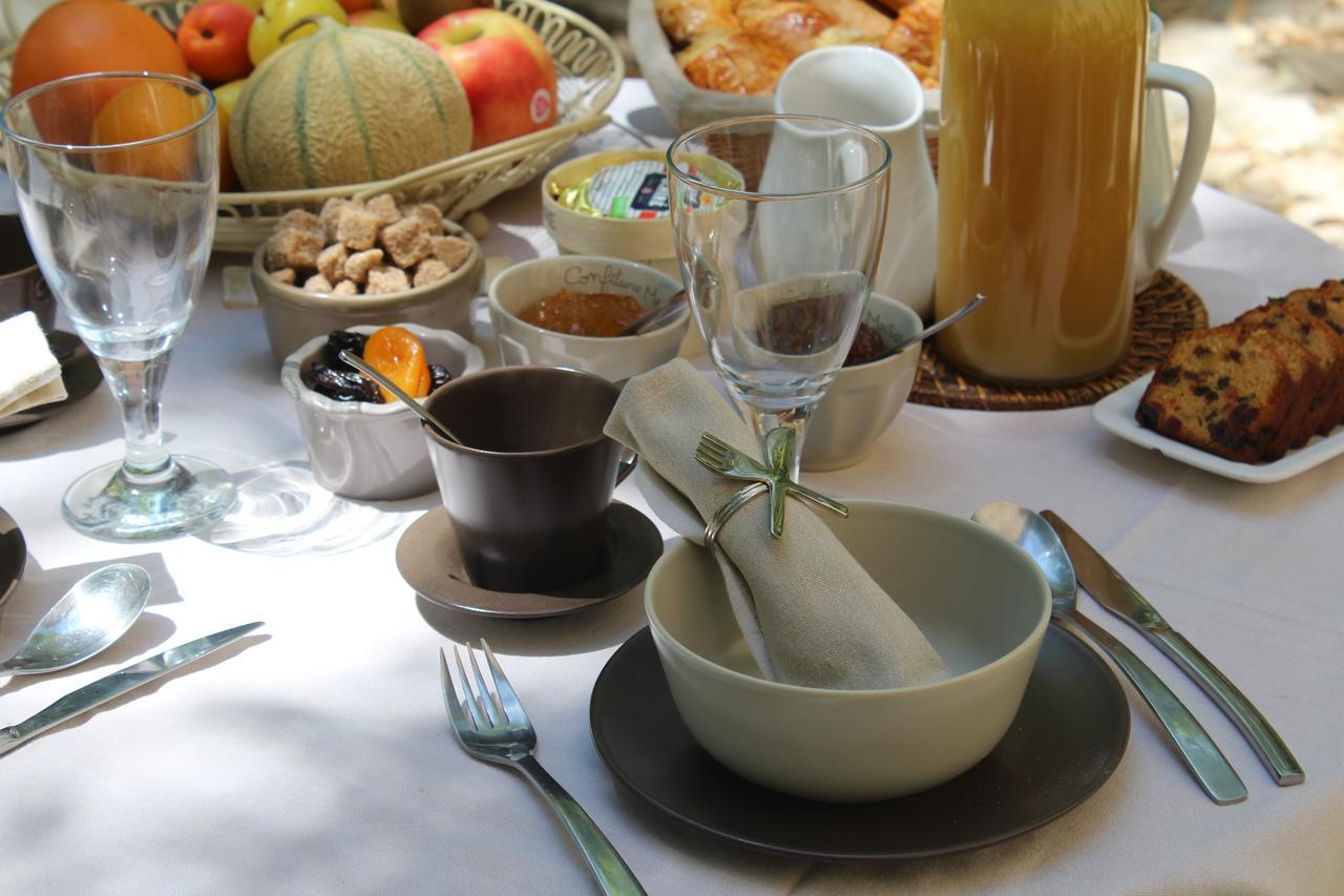Auberge De Pachoquin Meounes-les-Montrieux Luaran gambar