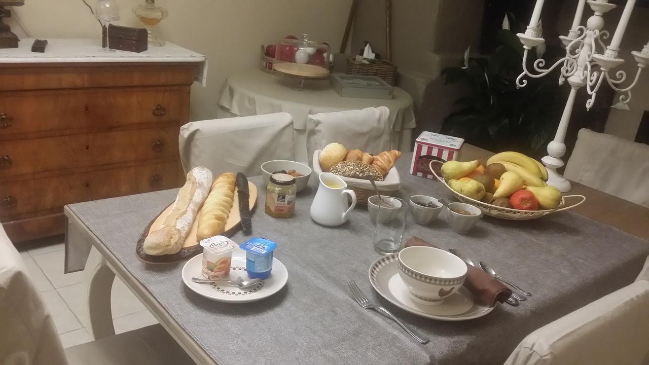Auberge De Pachoquin Meounes-les-Montrieux Luaran gambar
