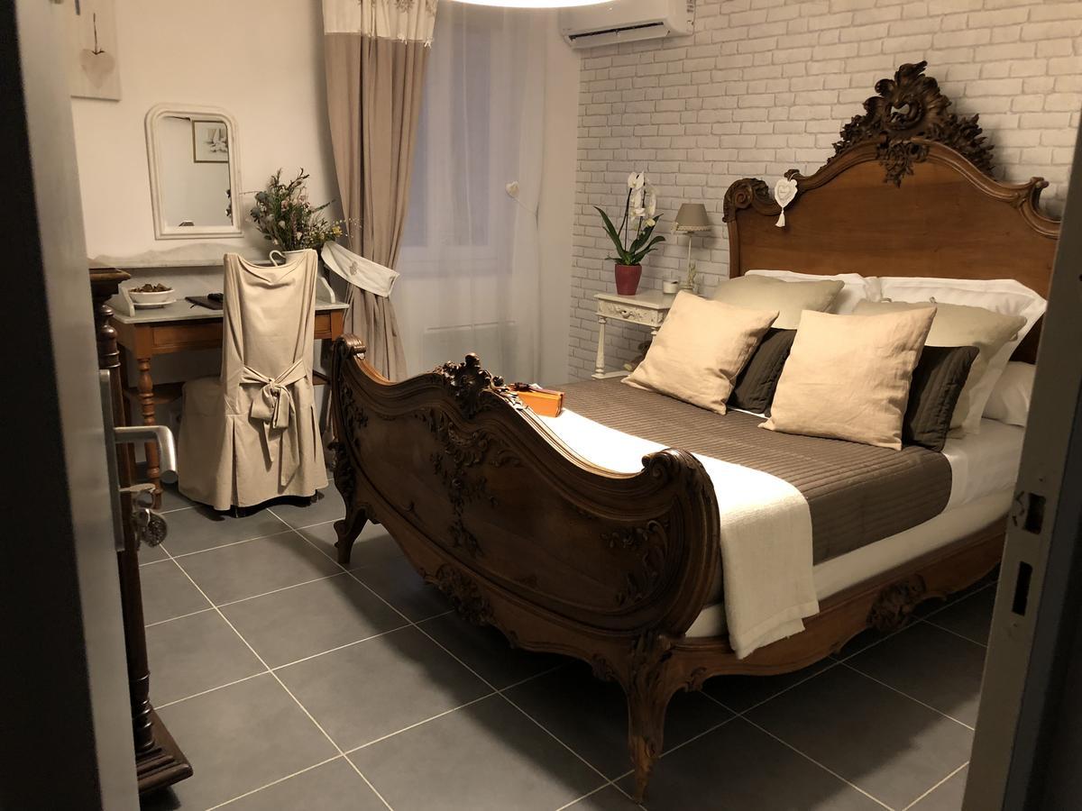 Auberge De Pachoquin Meounes-les-Montrieux Luaran gambar