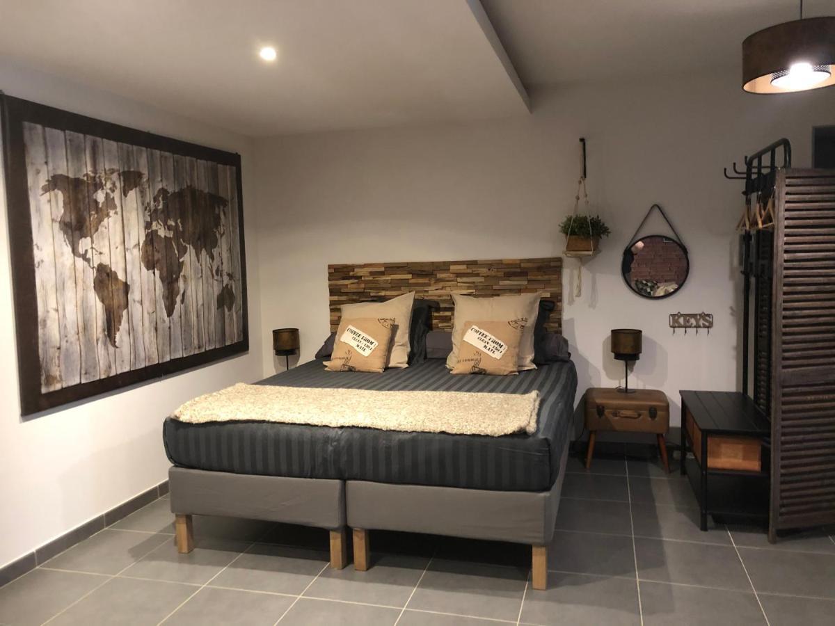 Auberge De Pachoquin Meounes-les-Montrieux Luaran gambar