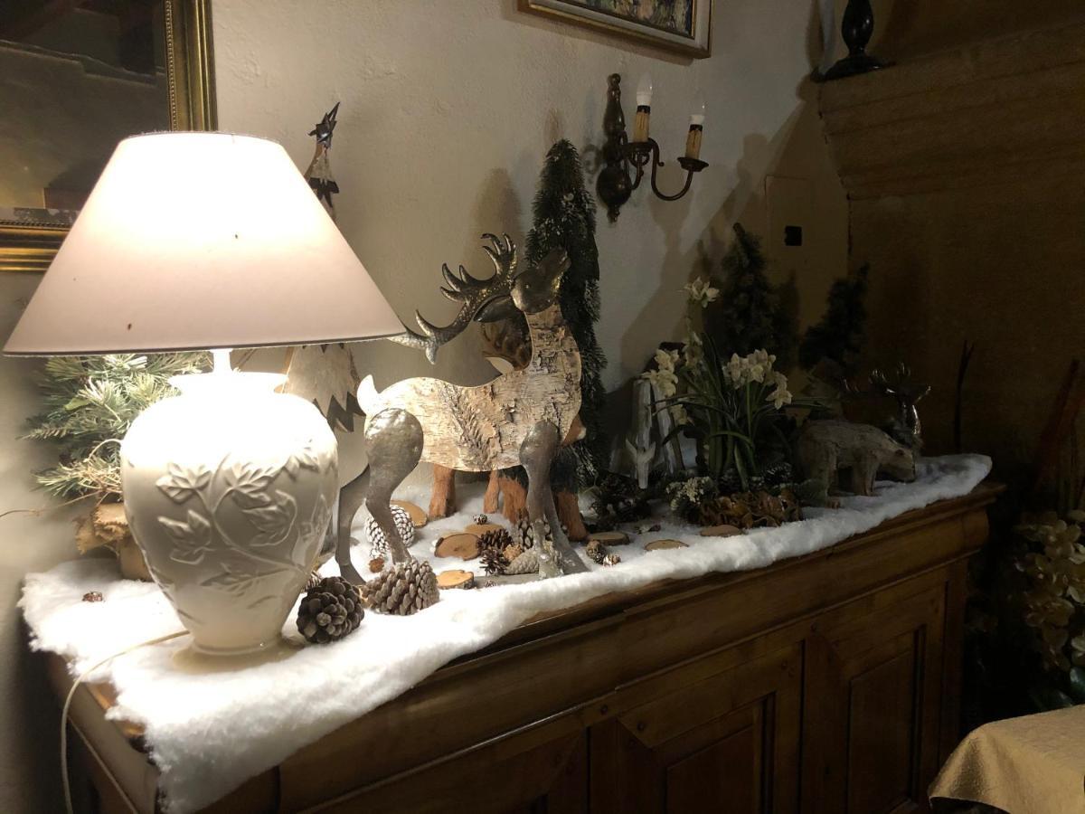 Auberge De Pachoquin Meounes-les-Montrieux Luaran gambar